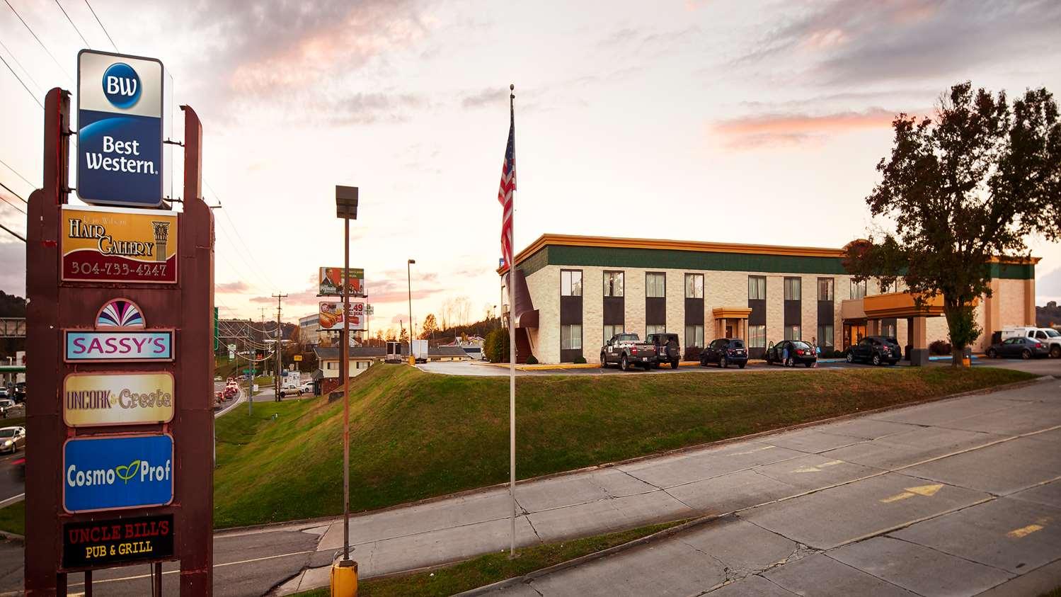Rodeway Inn Barboursville Экстерьер фото