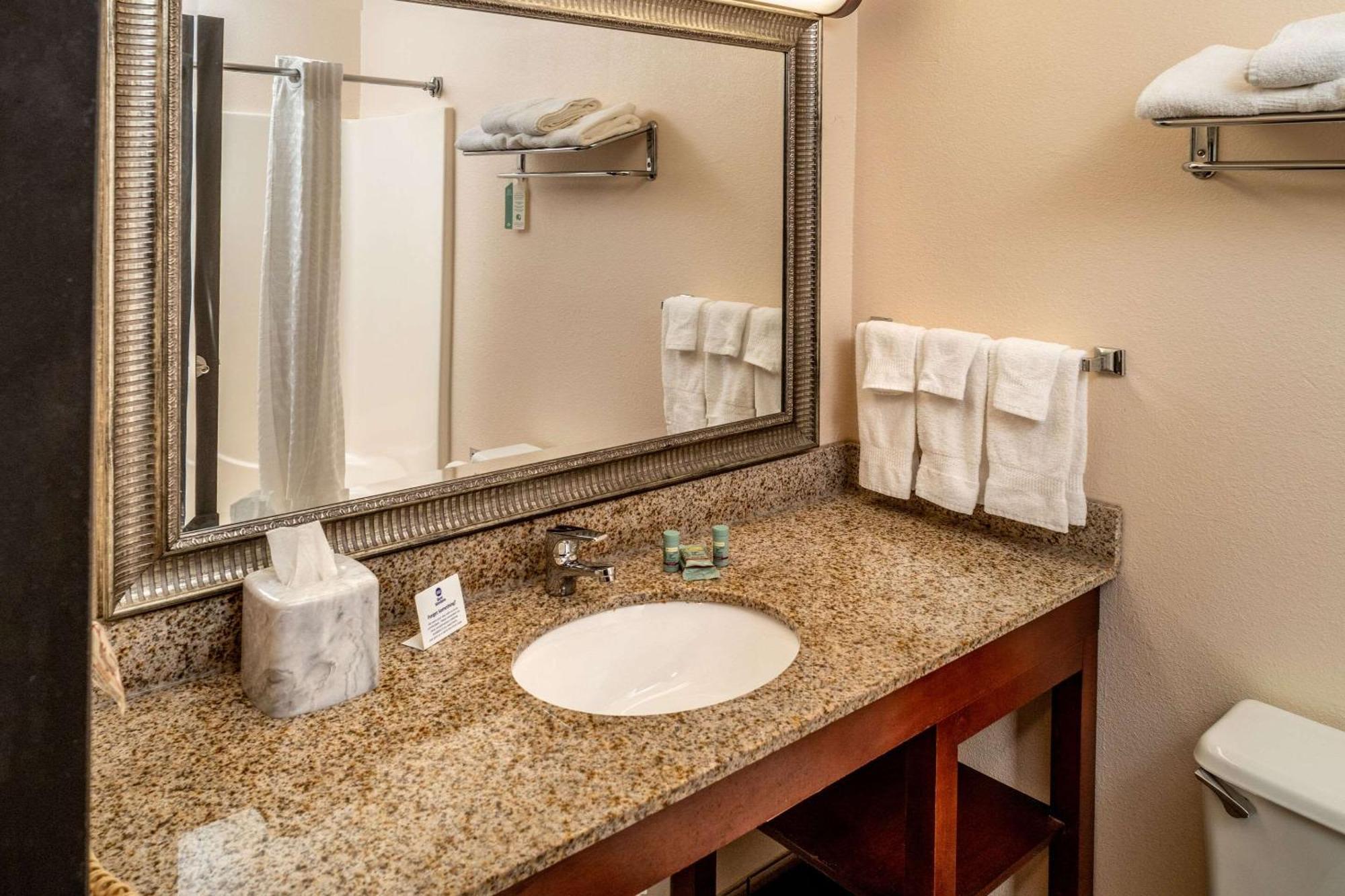 Rodeway Inn Barboursville Экстерьер фото