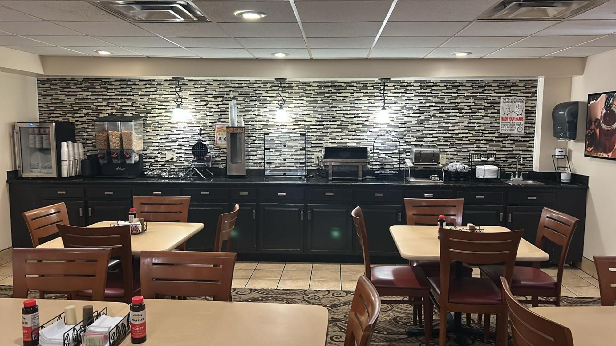Rodeway Inn Barboursville Экстерьер фото