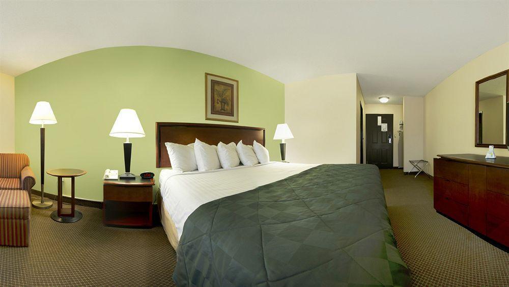 Rodeway Inn Barboursville Экстерьер фото