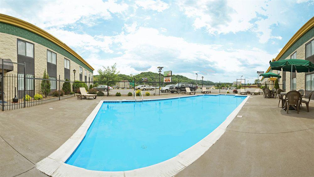 Rodeway Inn Barboursville Экстерьер фото